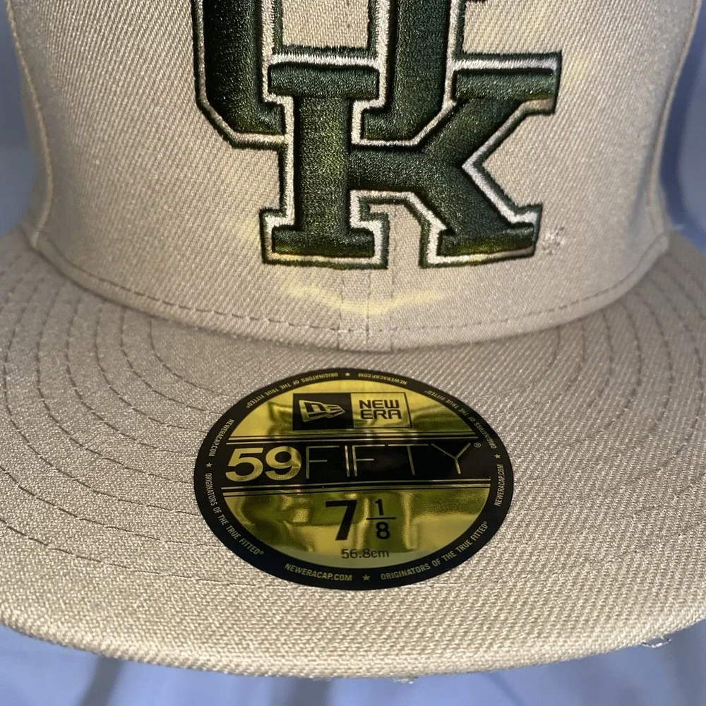 NEW University of Kentucky Wildcats UK Camel & Rifle‎ New Era 59Fifty Hat 7 1/8